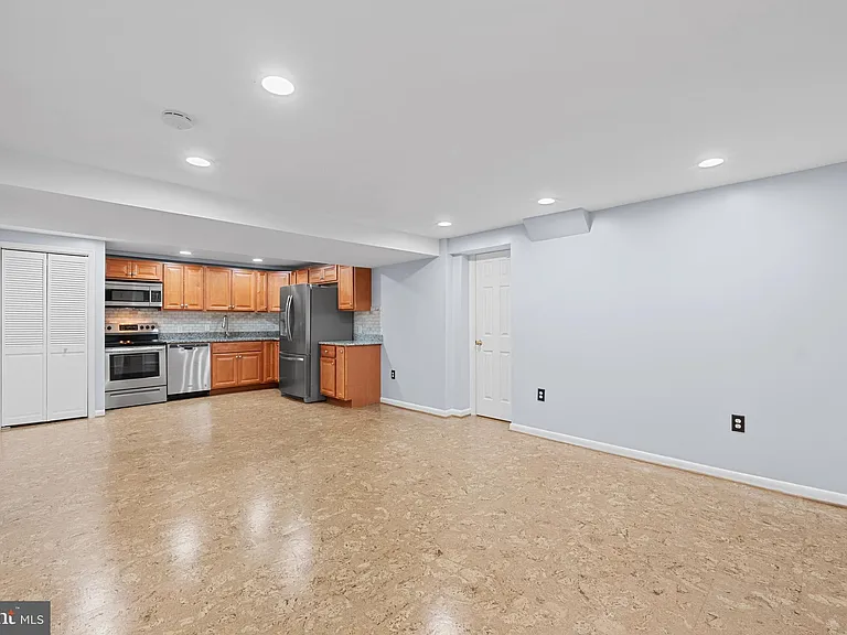 5937 Avon Dr — Photo 9