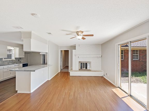 4th image of 6820 Lancelot Ct