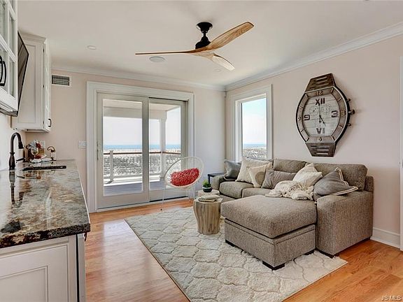 5th image of 6309G Long Beach Blvd
