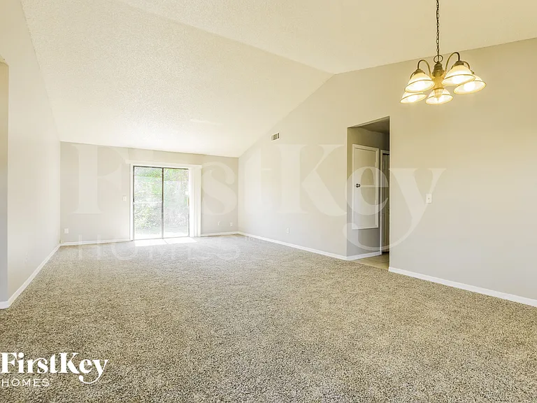2175 Carriage Pointe Loop — Photo 5
