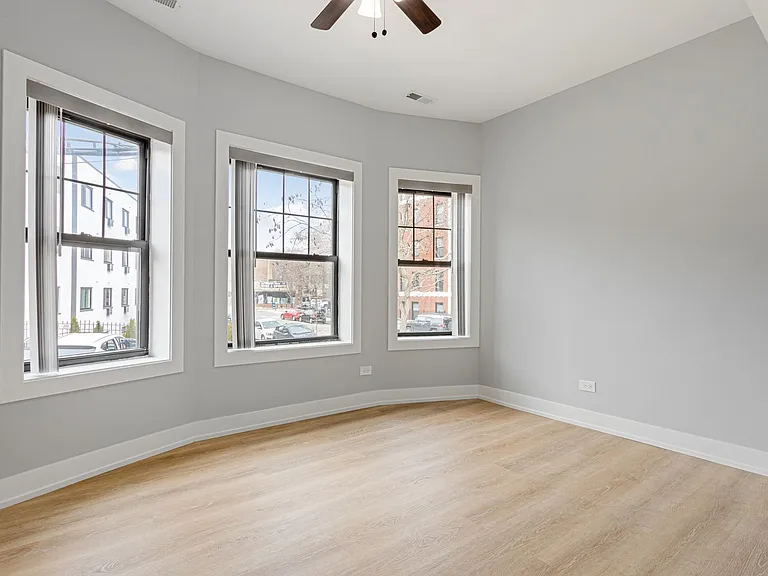 7642 N Eastlake Ter — Photo 24