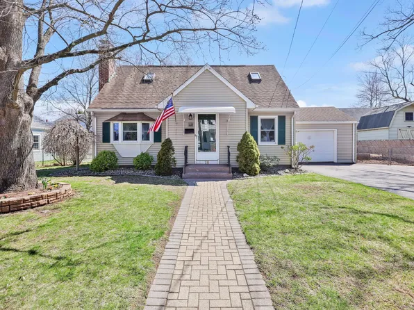 18 Edmund Street, Manchester, CT 06040