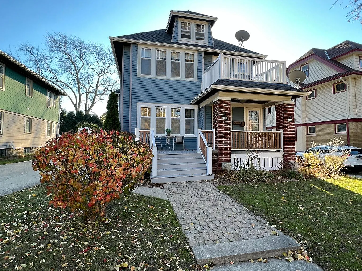 2 bed, 1300 sqft, $2,899 — Photo 3