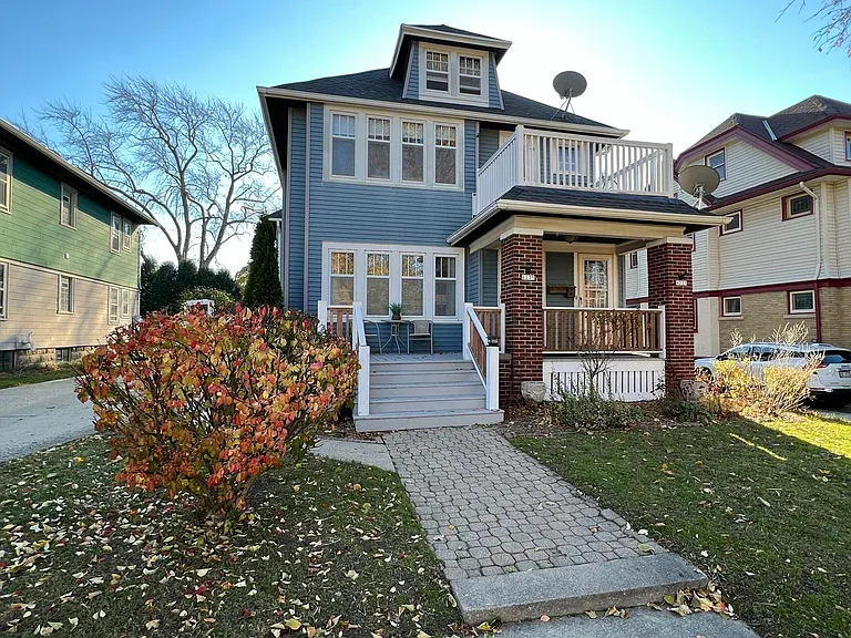 6235 W Lloyd St — Photo 3