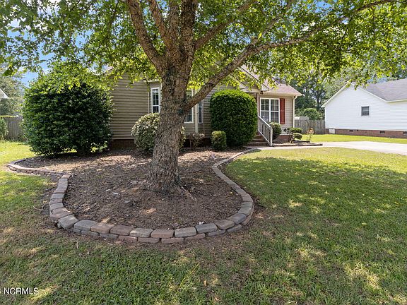 3rd image of 1605 Cedar Lane