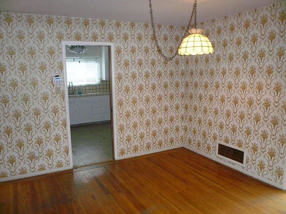 5th image of 1583 Garden Glen Way