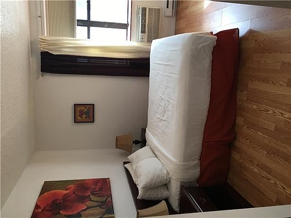 2nd image of 440 W 41st St APT 5H