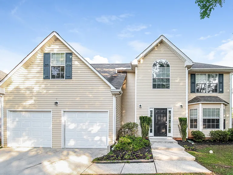 670 Compton Ln — Photo 1