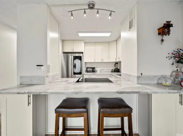 731 Amana St APT 402, Honolulu, HI 96814