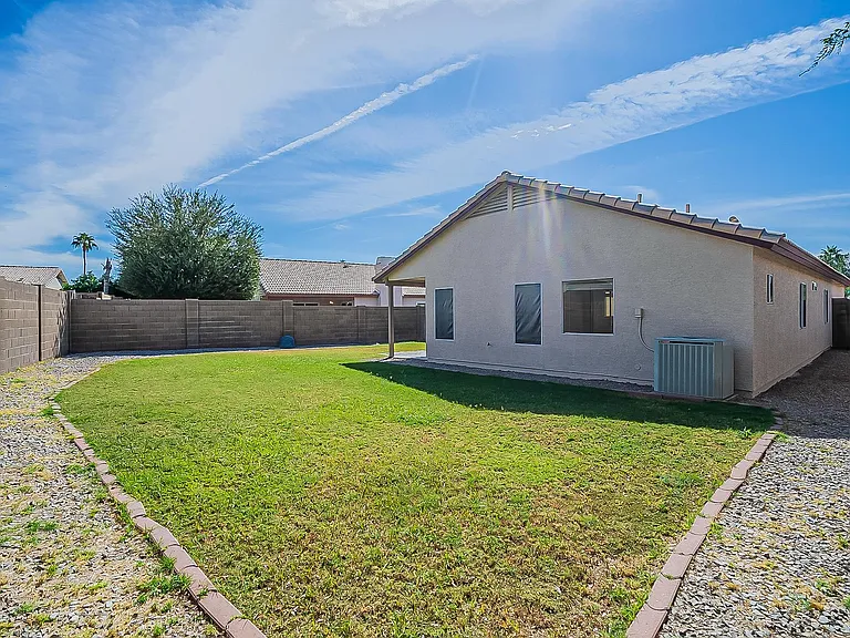 718 W Baylor Ln — Photo 41
