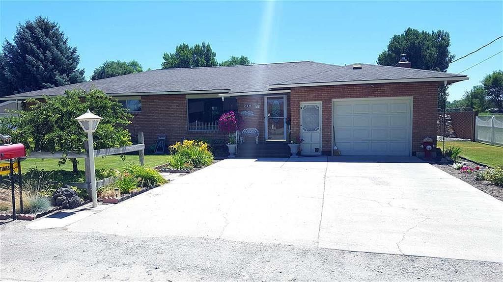 220 Highland Dr - Property Image