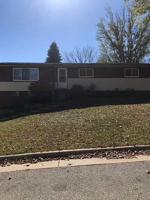 Sheldon Ave, Cedar Falls — Photo 1