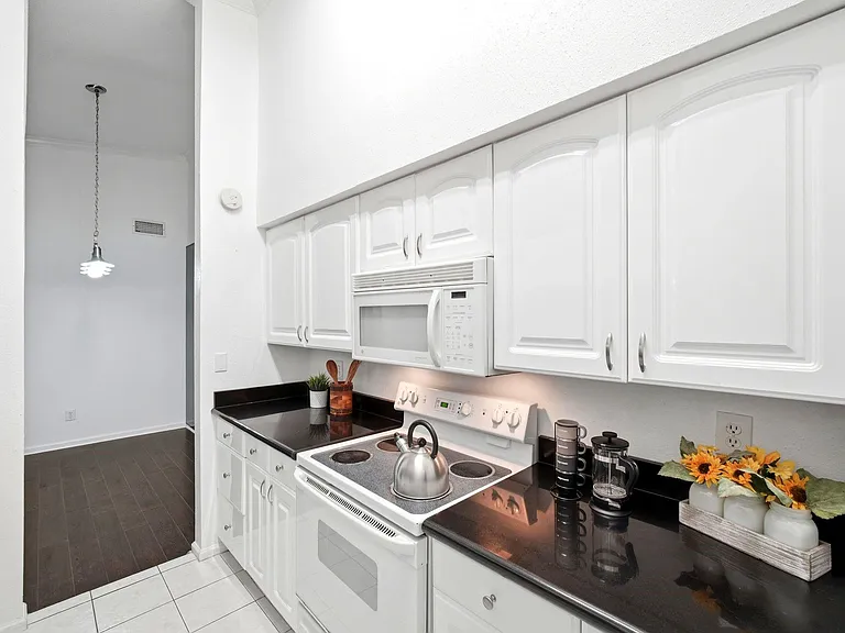 2425 Augusta Dr #22 — Photo 16