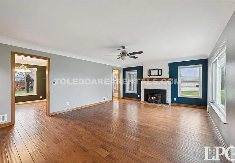 391 Perry Dr — Photo 5