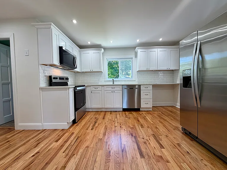 251 May St — Photo 11