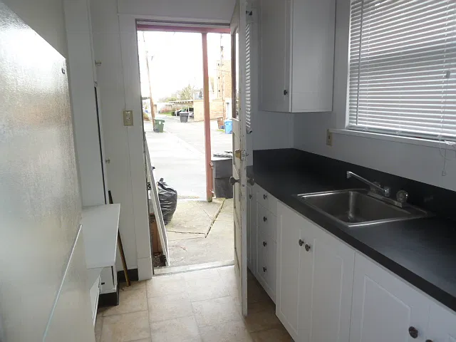 1 bed, 760 sqft, $1,600 — Photo 3