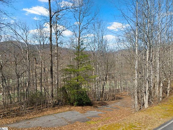 2nd image of 111 Foxboro Rd