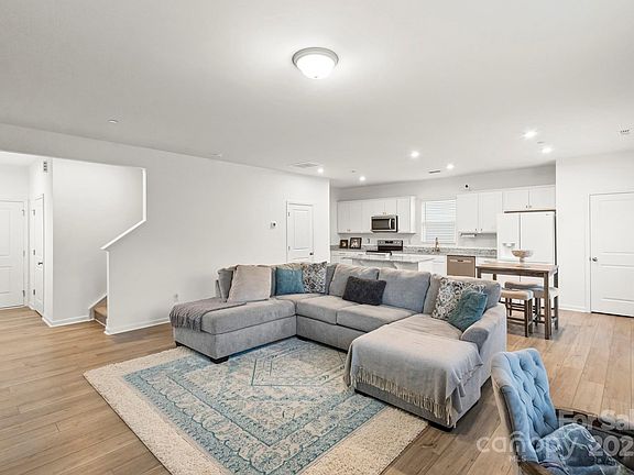 4th image of 3011 Langhorne Ave SW