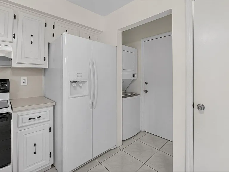 4944 Equestrian Cir #A — Photo 21