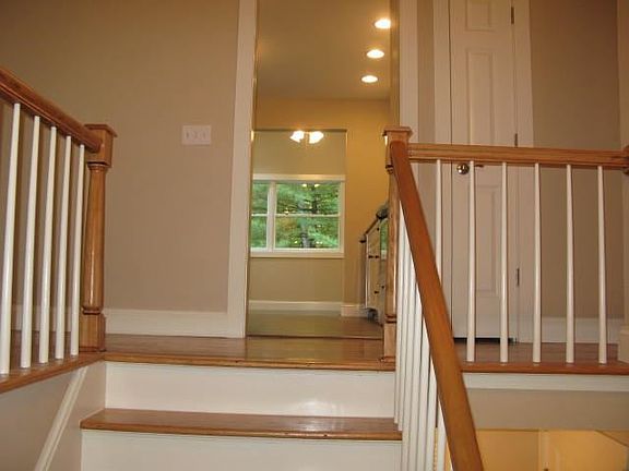 5th image of 14 Nottingham Way S