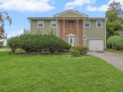 20 Sunshine Lane, Amityville, NY, 11701