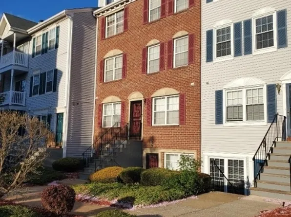 6 Rutgers Dr #218, Newark, NJ 07103