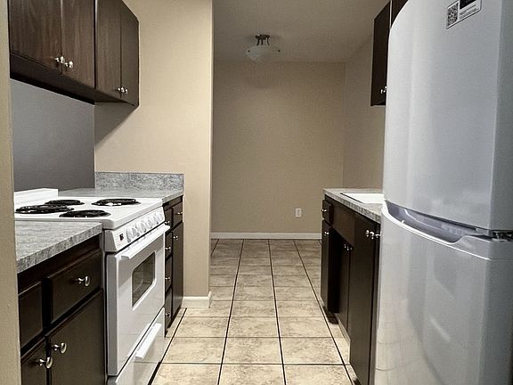 4th image of 10300 Des Moines Memorial Dr S #210