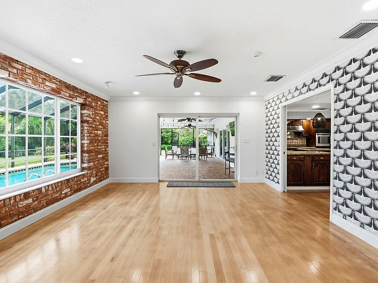 7221 SW 7th St — Photo 36