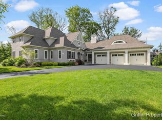 5692 Manchester Hills Dr SE, Grand Rapids, MI 49546