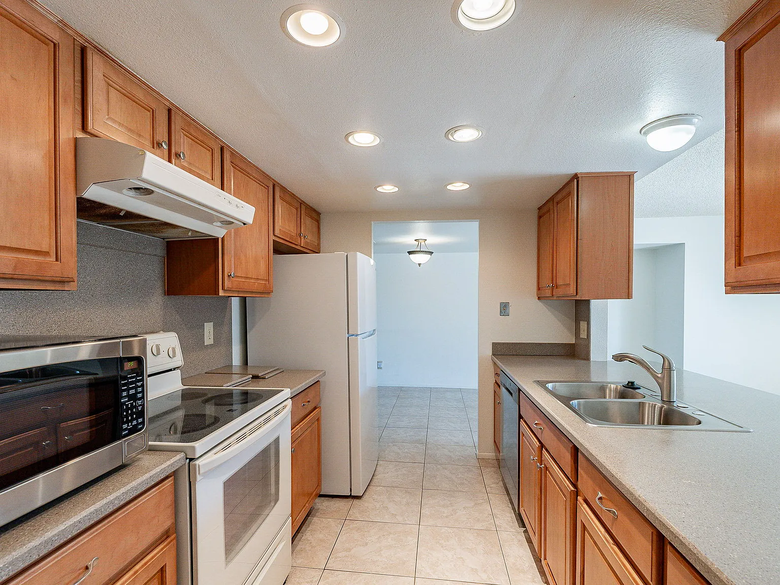 6413 South College Avenue - 1 — Photo 4
