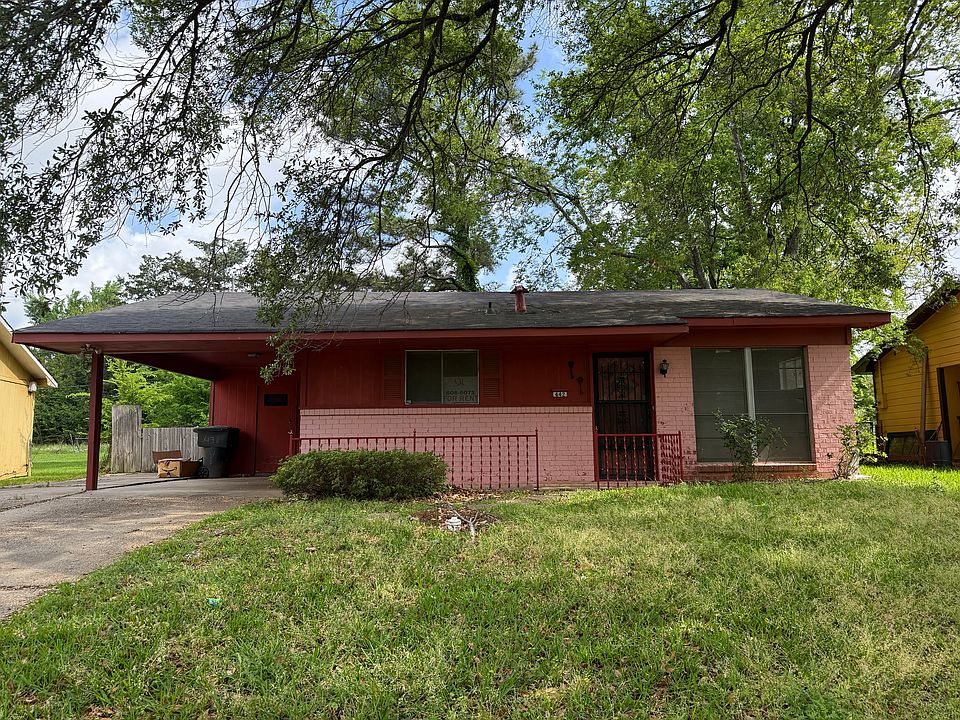 1st image of 442 Janet Ln