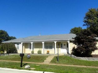 11735 Larkridge Ln, Saint Louis, MO