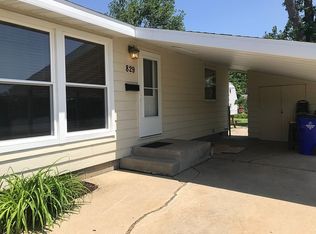 829 18th St NW, Cedar Rapids, IA 52405