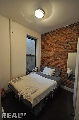 Rented by REAL New York | media 21