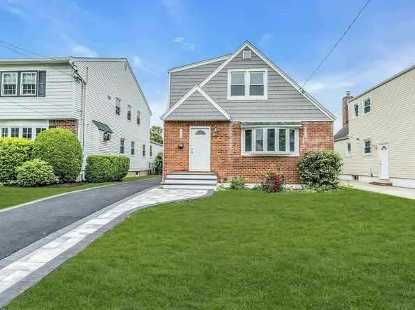 193 Beech Street, Floral Park, NY 11001