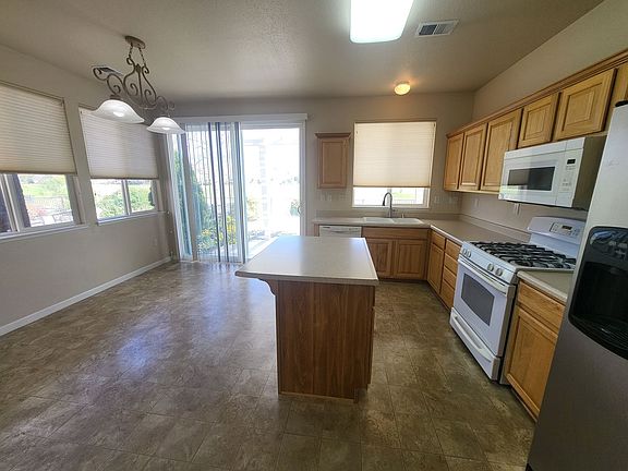 4th image of 353 Royal Troon Dr