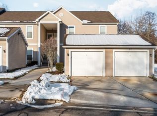 8117 Autumn Woods Trl, Ypsilanti, MI 48198