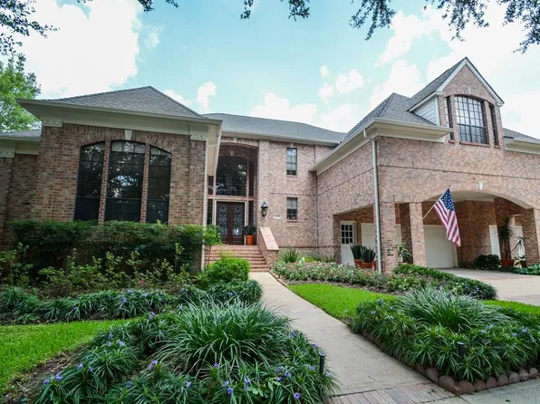 3307 Meadowside Dr, Sugar Land, TX 77478
