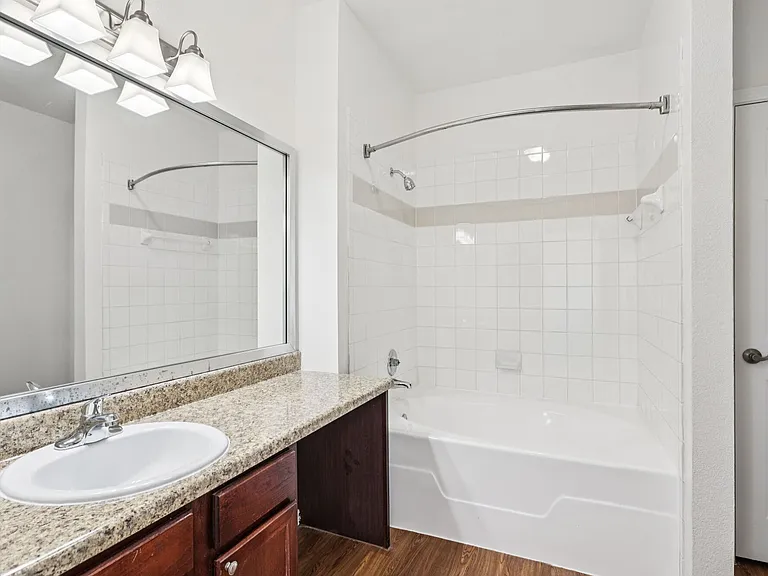 Oaks Estates of Coppell — Photo 14