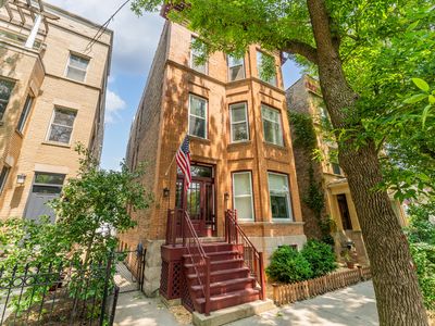 1128 W Wolfram St #2, Chicago, IL, 60657