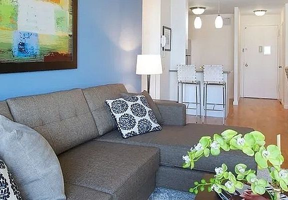 2nd image of 55 Liberty St #1808