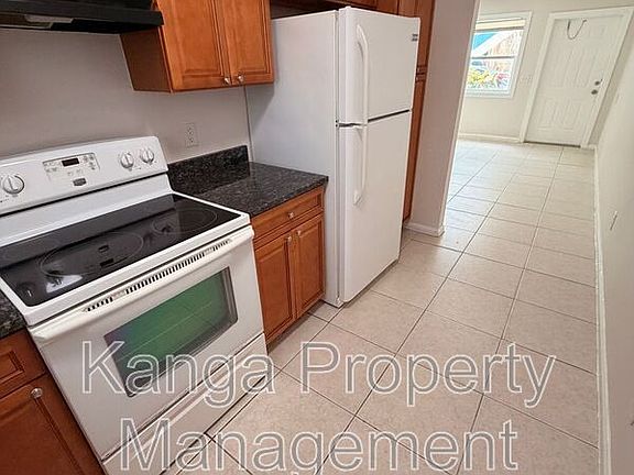 4th image of 1618 W 26th Ct APT A
