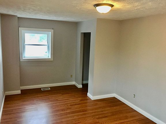 5th image of 30 S Main St NE Unit 7