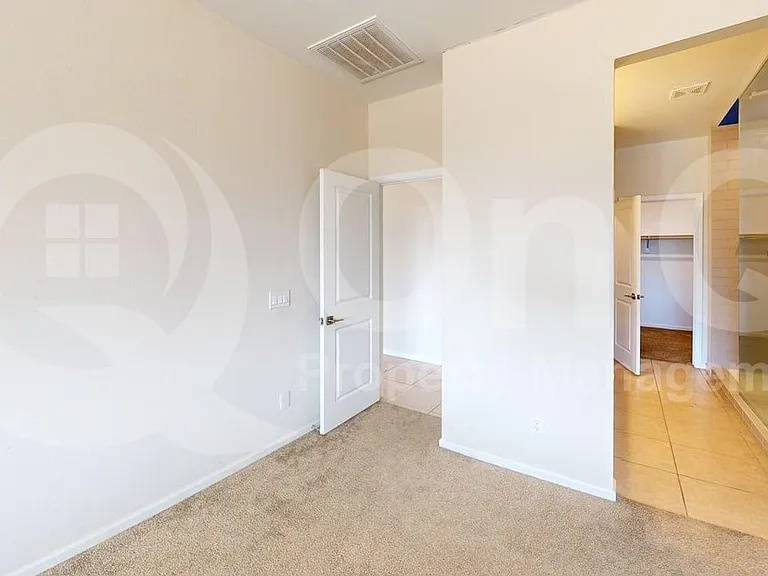 2039 E Piedmont Pl — Photo 16