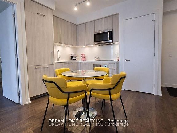 3rd image of 1 Grandview Blvd #2302
