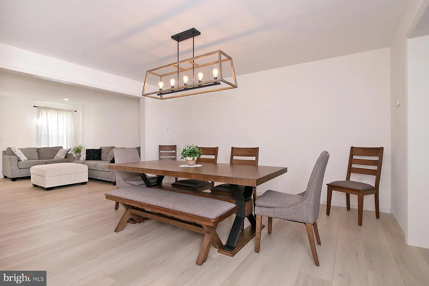 3 bed, 2.5 bath, 2080 sqft, $2,195 — Photo 3