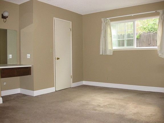 5th image of 8148 Deseret Ave