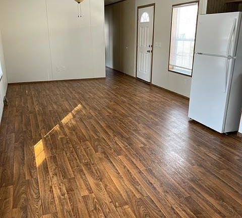2nd image of 17 Halfmoon Cir