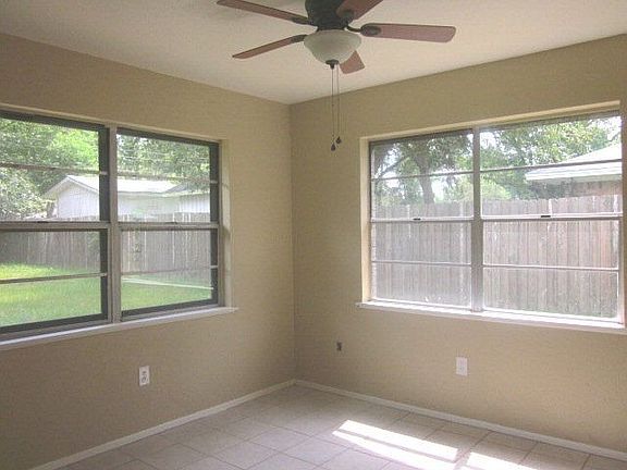 5th image of 101 Meadow Ln