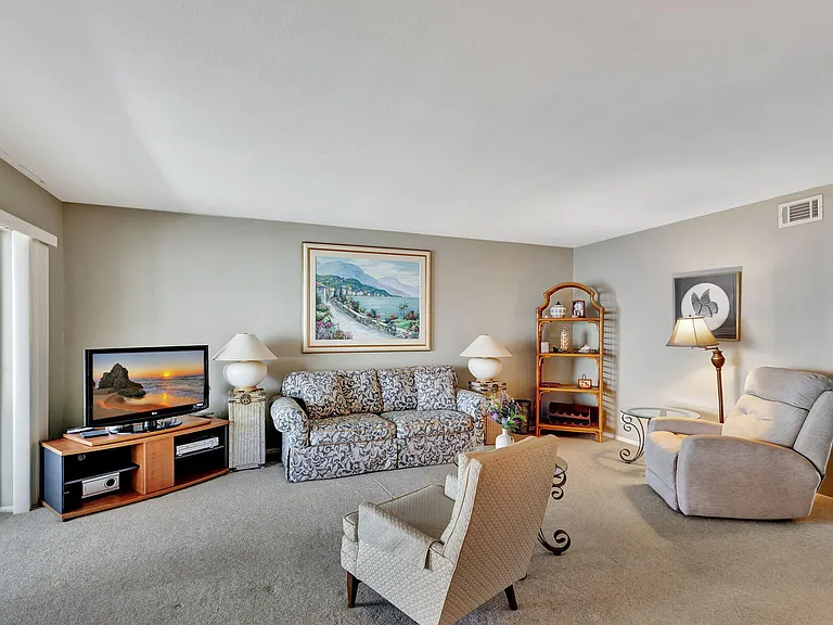 100 Shore Ct #304 — Photo 12